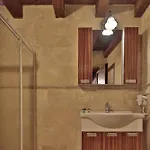 Shoestring Cave House Hotel