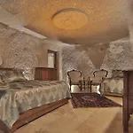 Hotel Shoestring Cave House 2*