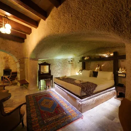 מלון Shoestring Cave House 2*