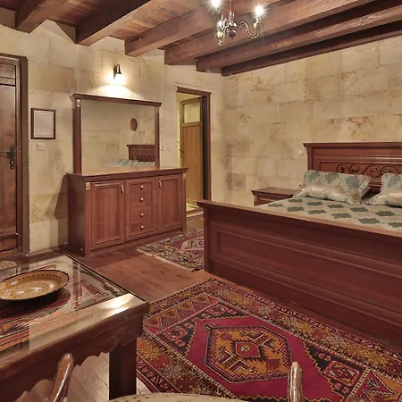 Shoestring Cave House מלון גורמה