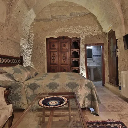מלון Shoestring Cave House