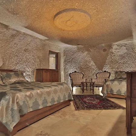 מלון Shoestring Cave House 2*