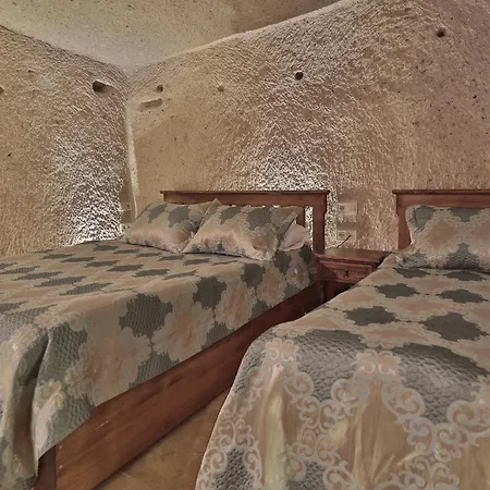 Hotel Shoestring Cave House