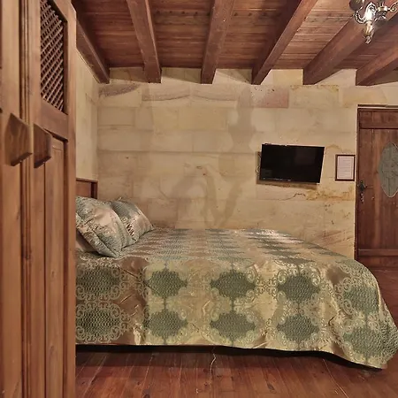 Shoestring Cave House גורמה