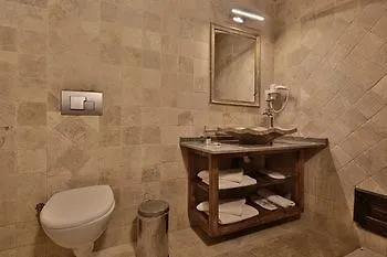 Shoestring Cave House 2* גורמה