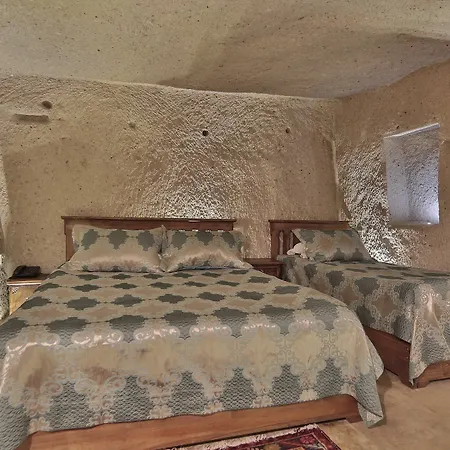 Shoestring Cave House 2*