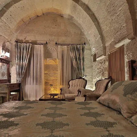 Hotel Shoestring Cave House