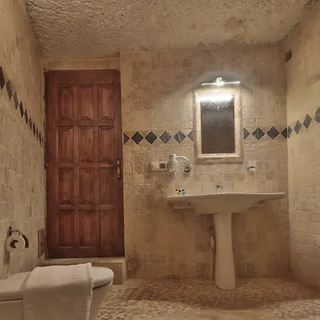 Shoestring Cave House 2*