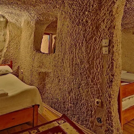 Shoestring Cave House 2* גורמה