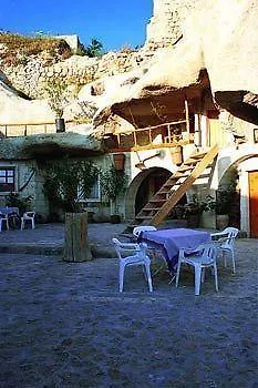 Hotel Shoestring Cave House 2*