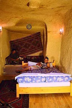 Hotel Shoestring Cave House 2*