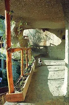 Shoestring Cave House 2*