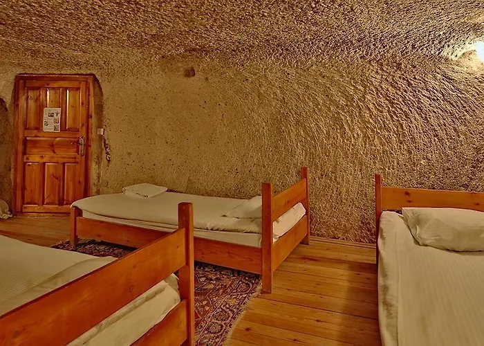 Hotel Shoestring Cave House 2*