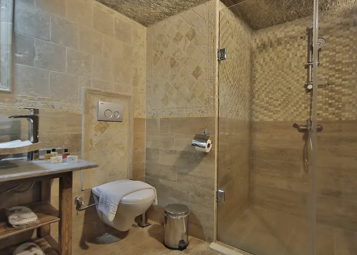 Hotel Shoestring Cave House